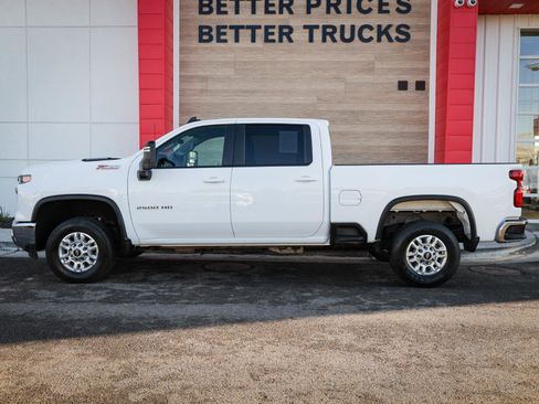 Used 2024 Chevrolet Silverado 2500 LT w/ Convenience Package image 7