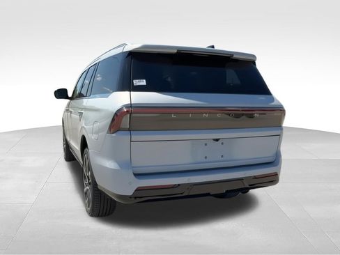 New 2026 Lincoln Navigator Reserve AWD/4WD image 7