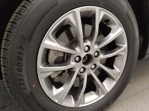 Used 2020 Jeep Cherokee Latitude Plus w/ Comfort/Convenience Group image 31