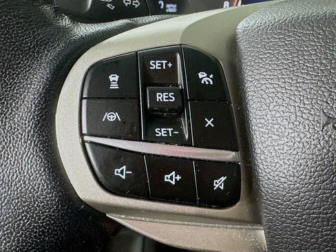 Used 2022 Ford Explorer Limited image 23