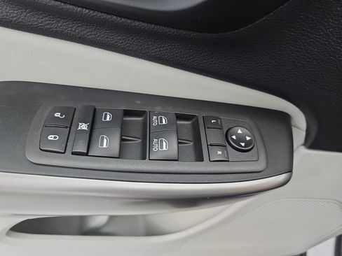 Used 2022 Jeep Cherokee Latitude Lux w/ Sun & Sound Group AWD/4WD image 27