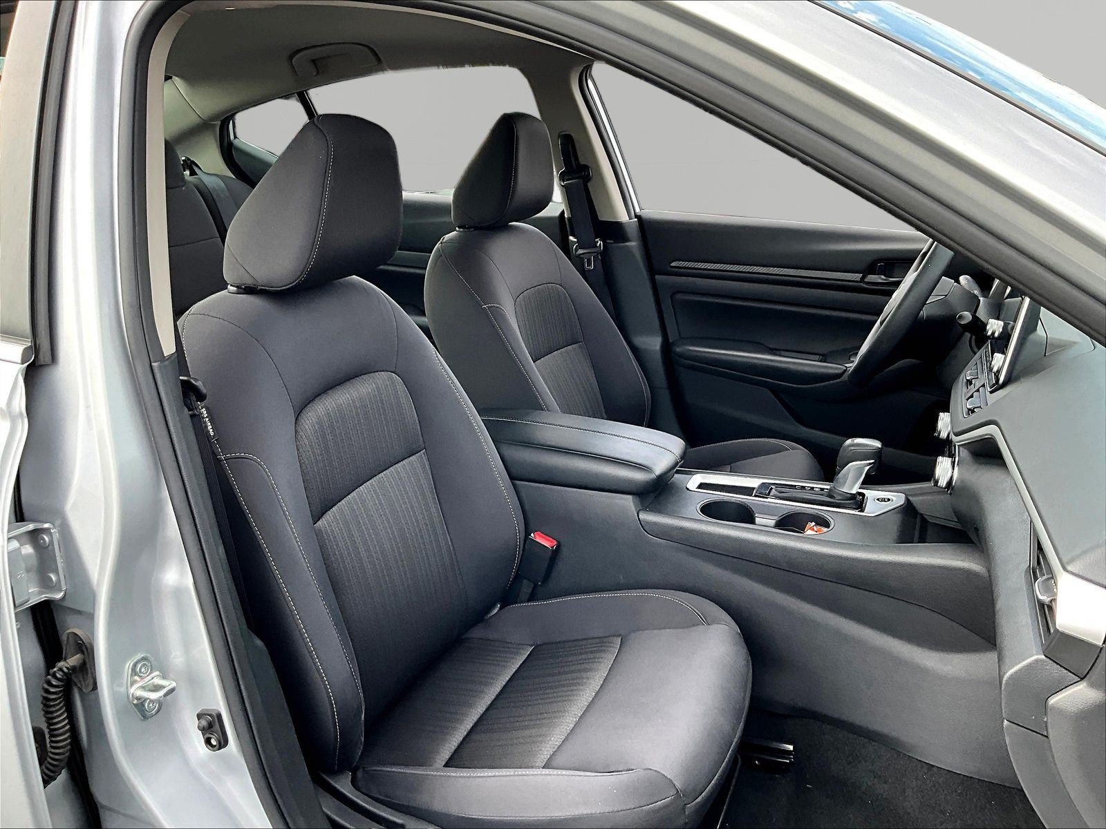 Used 2025 Nissan Altima 2.5 S FWD image 27