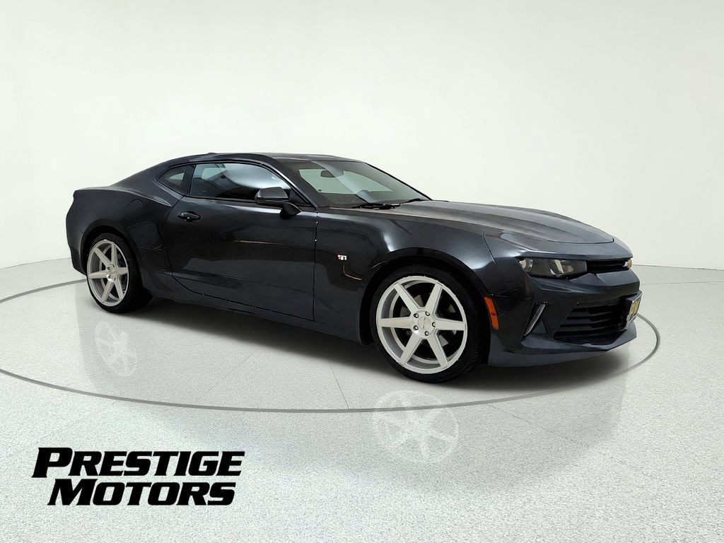 Used 2016 Chevrolet Camaro LT RWD image 10