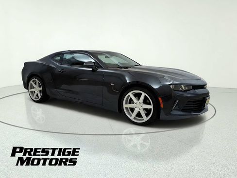Used 2016 Chevrolet Camaro LT RWD image 10