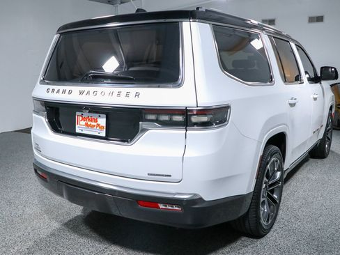 Used 2022 Jeep Grand Wagoneer Series III w/ HD Trailer Tow Package AWD/4WD image 7