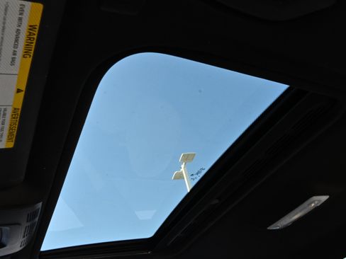 Used 2017 BMW 330i Sedan image 25