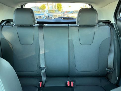 Used 2025 Buick Encore GX Preferred image 38