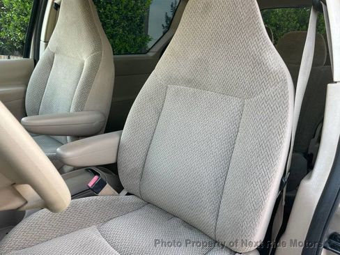 Used 2002 Ford Windstar LX FWD image 18