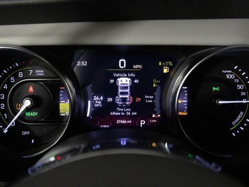 Used 2022 Jeep Wrangler Unlimited Sahara image 35