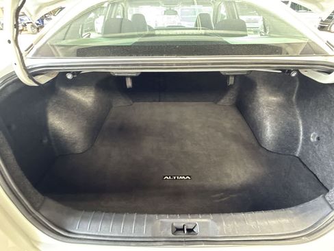 Used 2025 Nissan Altima 2.5 SV FWD image 25