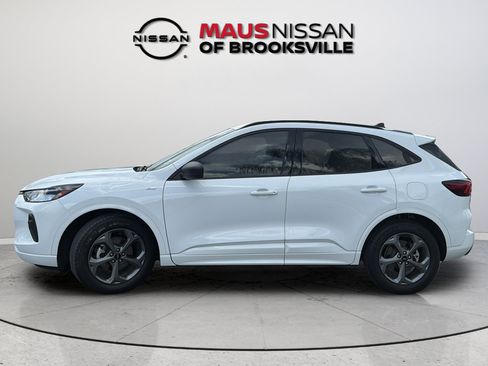 Used 2023 Ford Escape ST-Line w/ Tech Pack #1 FWD image 6