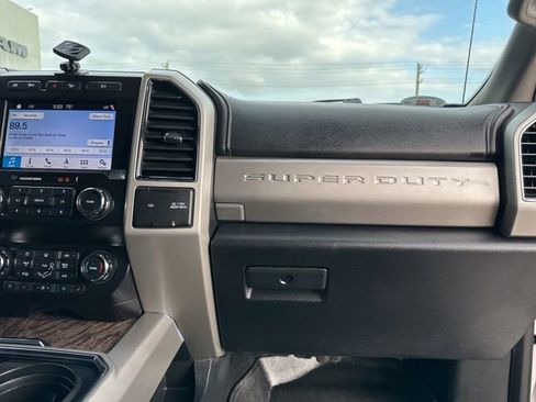 Used 2019 Ford F250 Lariat w/ Lariat Ultimate Package image 48