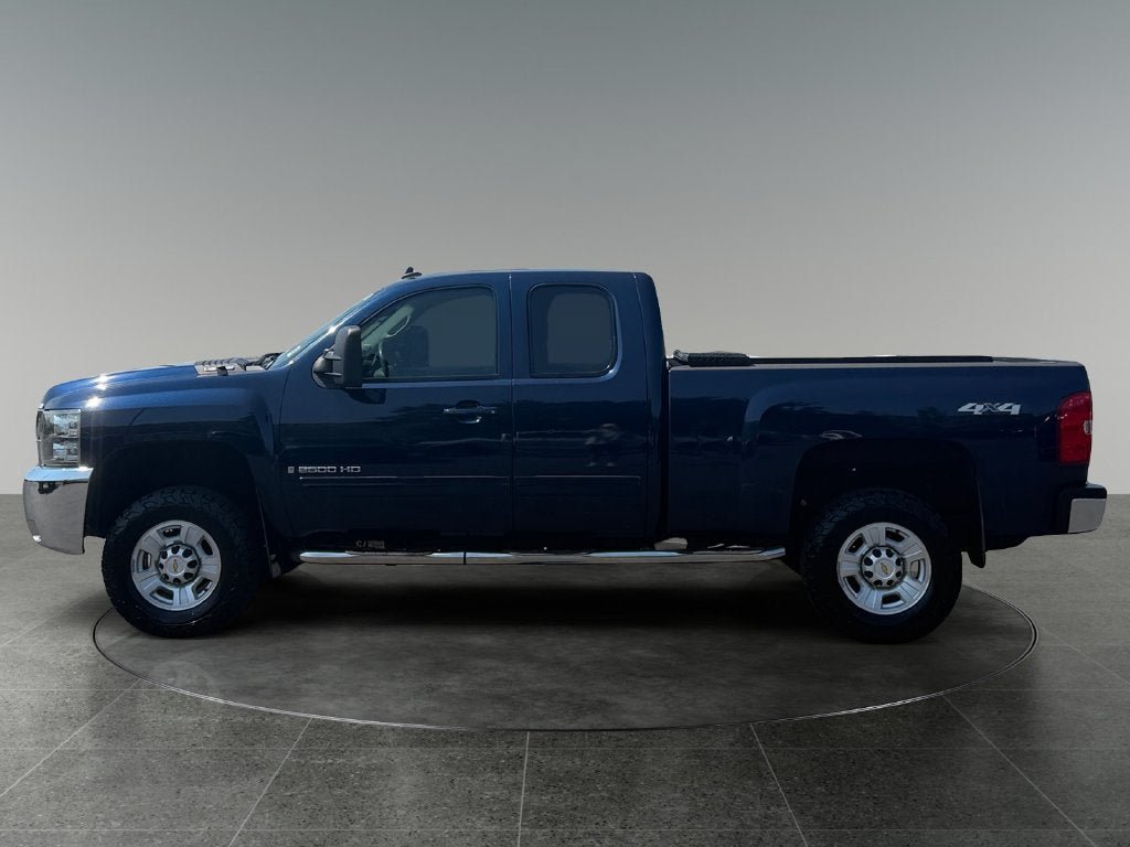 Used 2009 Chevrolet Silverado 2500 LTZ w/ Safety Package AWD/4WD image 6