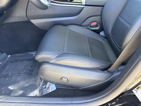 Certified 2025 Mercedes-Benz GLC 300 4MATIC image 17