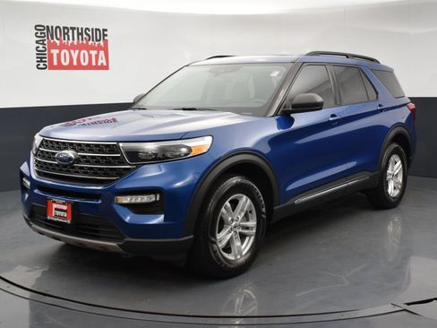 Used 2022 Ford Explorer XLT w/ Equipment Group 202A AWD/4WD image 8
