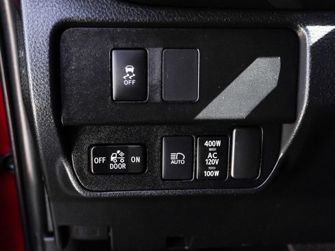 Used 2021 Toyota Tacoma TRD Off-Road w/ Technology Package AWD/4WD image 19