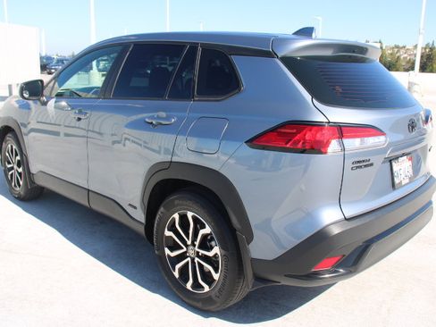 Used 2024 Toyota Corolla Cross AWD Hybrid image 5