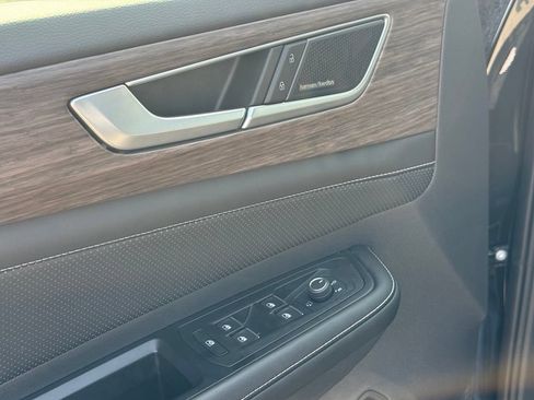 Used 2024 Volkswagen Atlas SEL Premium R-Line AWD/4WD image 23