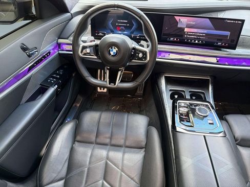 Used 2023 BMW 760i xDrive image 28