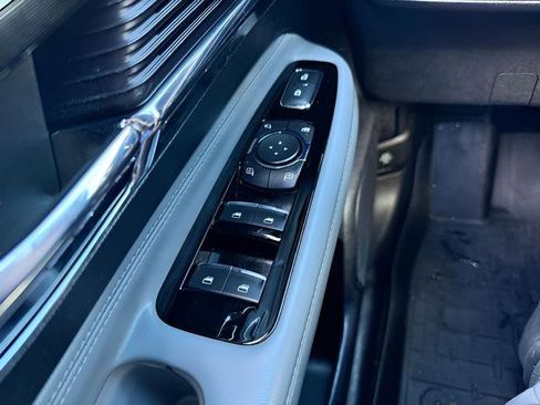 Used 2022 Lincoln Corsair AWD w/ Equipment Group 101A image 16