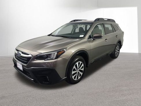 Used 2022 Subaru Outback Premium image 2