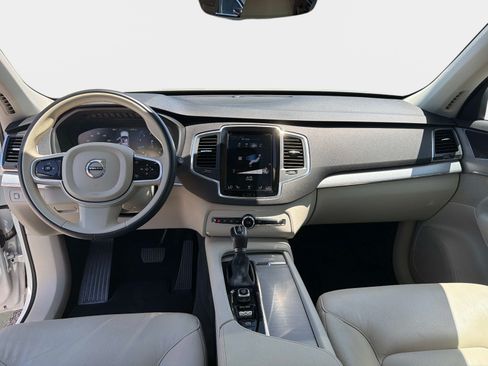 Used 2021 Volvo XC90 T5 Momentum w/ Climate Package FWD image 16