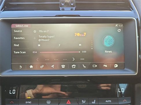 Used 2019 Jaguar F-PACE S image 13