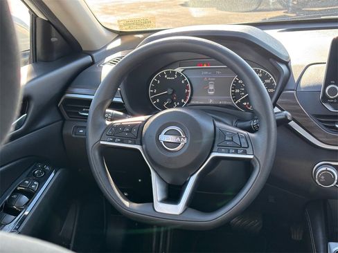 Used 2023 Nissan Altima 2.5 SV image 27
