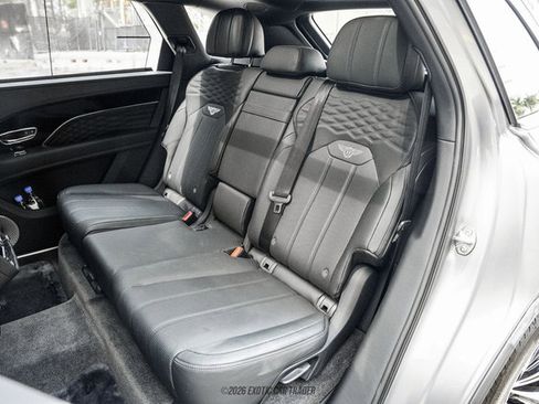 Used 2024 Bentley Bentayga Extended Wheelbase AWD/4WD image 58