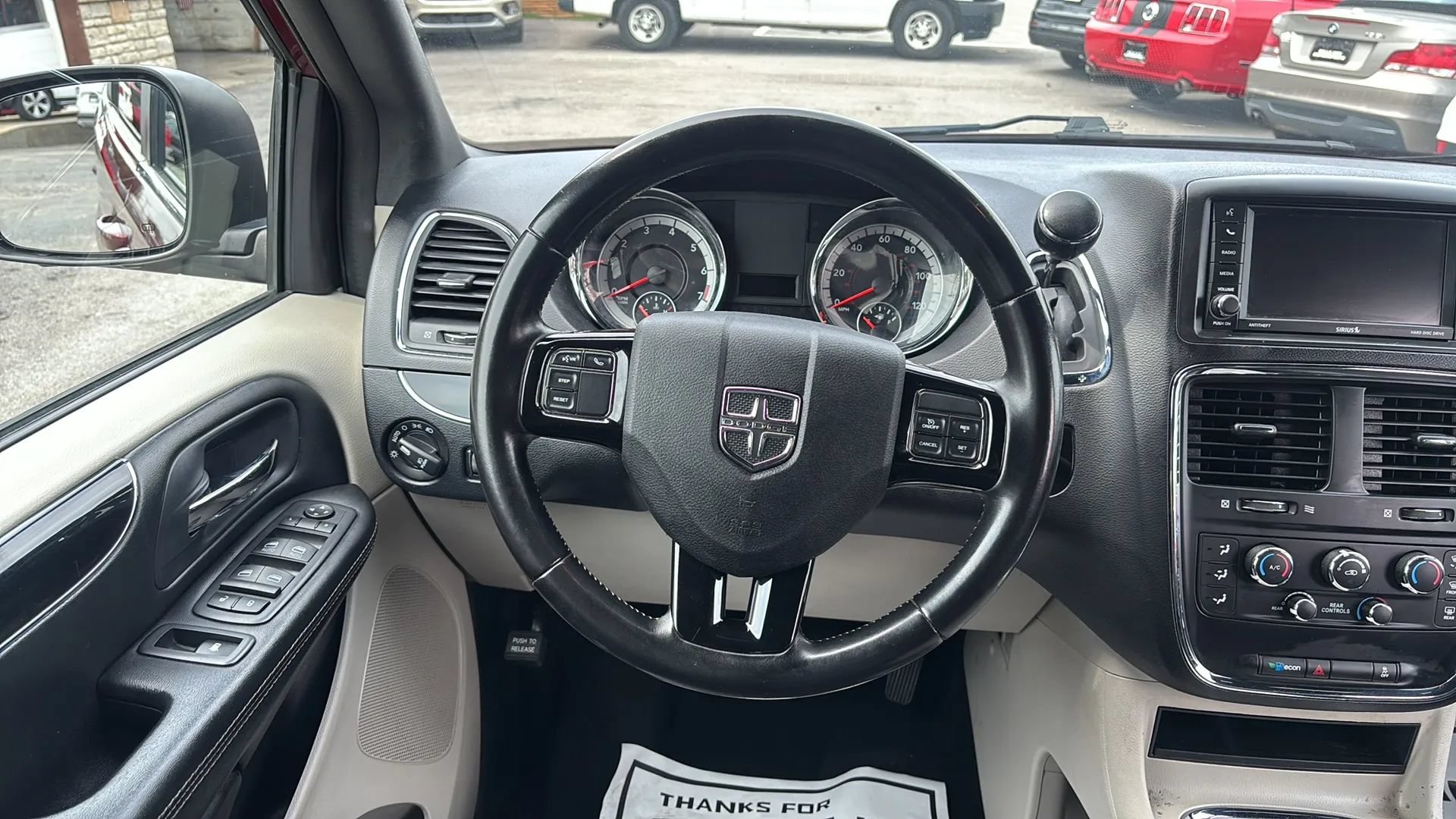 Used 2020 Dodge Grand Caravan SXT FWD image 43