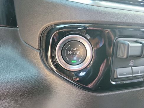 Used 2025 GMC Sierra 1500 SLT AWD/4WD image 13