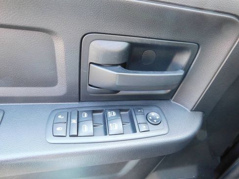 Used 2016 RAM 1500 Express RWD image 17