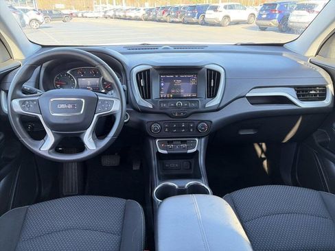 Used 2024 GMC Terrain SLE image 9