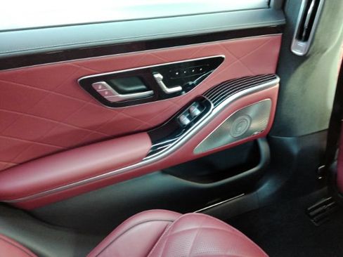 Used 2024 Mercedes-Benz S 580 4MATIC Sedan w/ AMG Line image 43