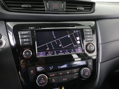 Used 2018 Nissan Rogue SV w/ Premium Package AWD/4WD image 35