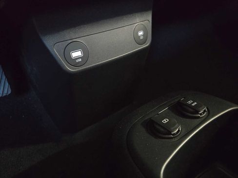 Used 2024 Kia EV6 Wind image 32