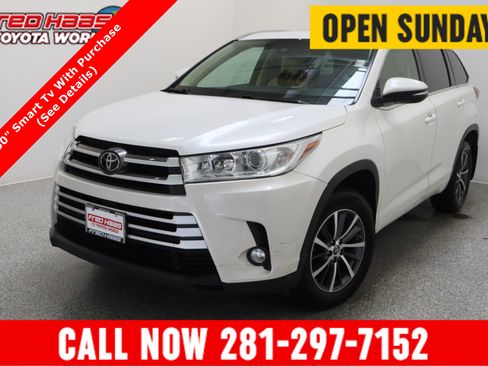 Used 2017 Toyota Highlander XLE AWD/4WD image 1