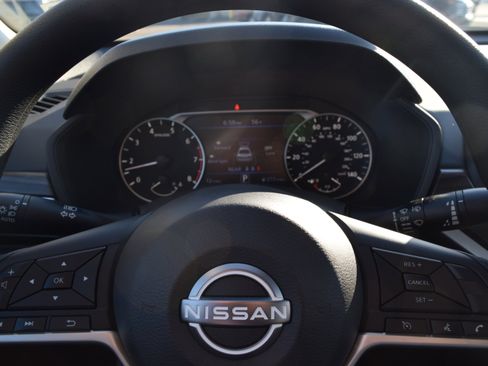 Used 2025 Nissan Altima 2.5 SV w/ SV Special Edition Package image 13