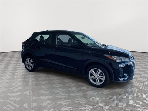 Used 2024 Nissan Kicks S image 13
