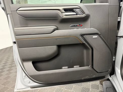 Used 2025 GMC Sierra 1500 AT4 w/ Technology Package AWD/4WD image 22