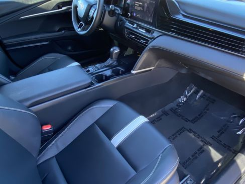 Certified 2025 Toyota Camry SE image 9