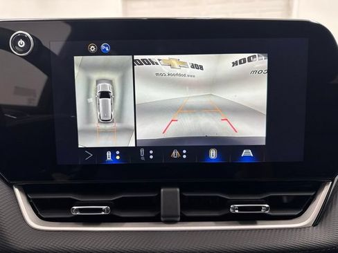 New 2026 Chevrolet Equinox LT w/ Safety and Technology Package FWD image 17