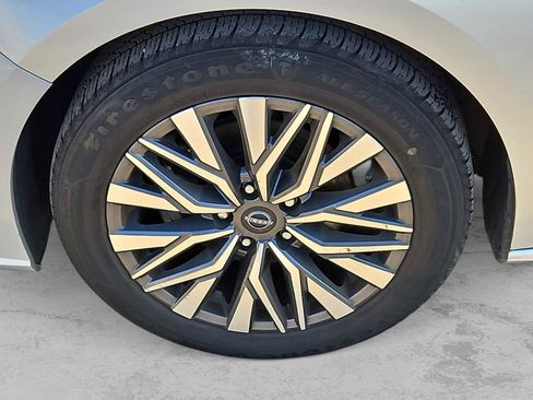 Used 2023 Nissan Altima 2.5 SV image 12