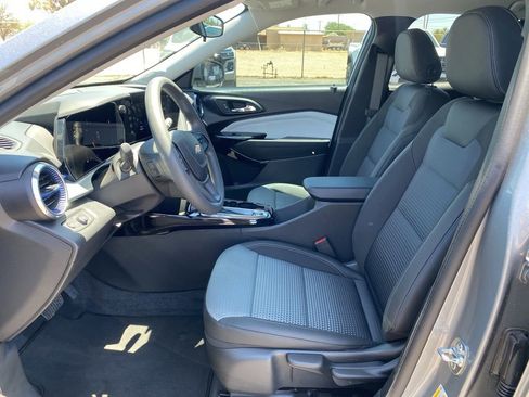 Used 2026 Chevrolet Trax LT FWD image 12