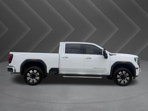 Used 2025 GMC Sierra 2500 Denali AWD/4WD image 5