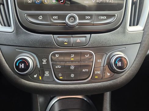 Used 2022 Chevrolet Malibu LT FWD image 23