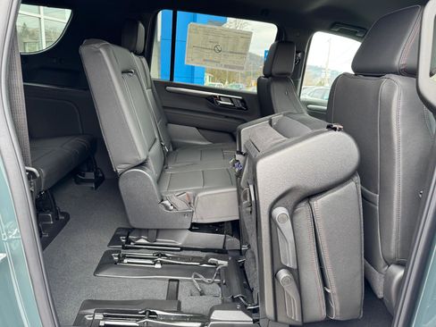 New 2026 Chevrolet Suburban RST image 51