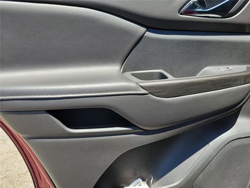 Used 2019 GMC Acadia SLT AWD/4WD image 17