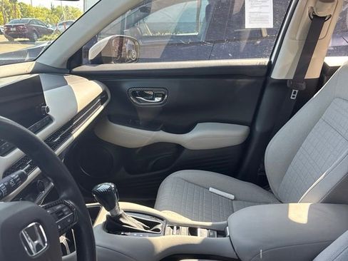 Used 2024 Honda HR-V LX image 11