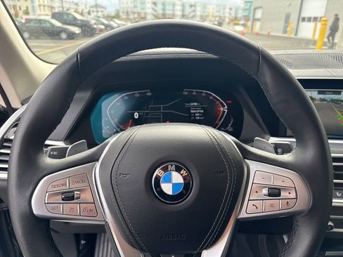 Used 2022 BMW X7 xDrive40i w/ Premium Package image 13